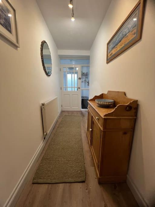 Self-Contained Ensuite Double Or Twin Bedroom In Pentir Bangor  Esterno foto